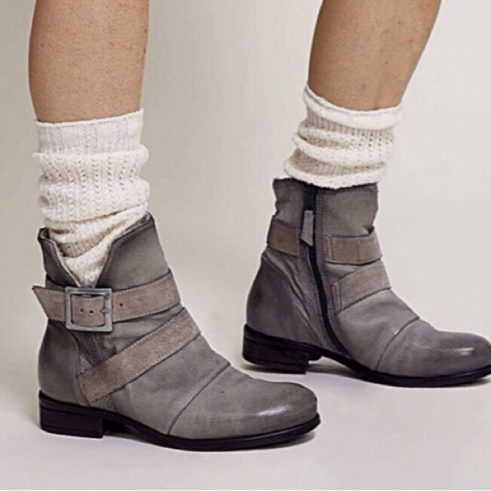 Size 41 fits 9.5-10 US